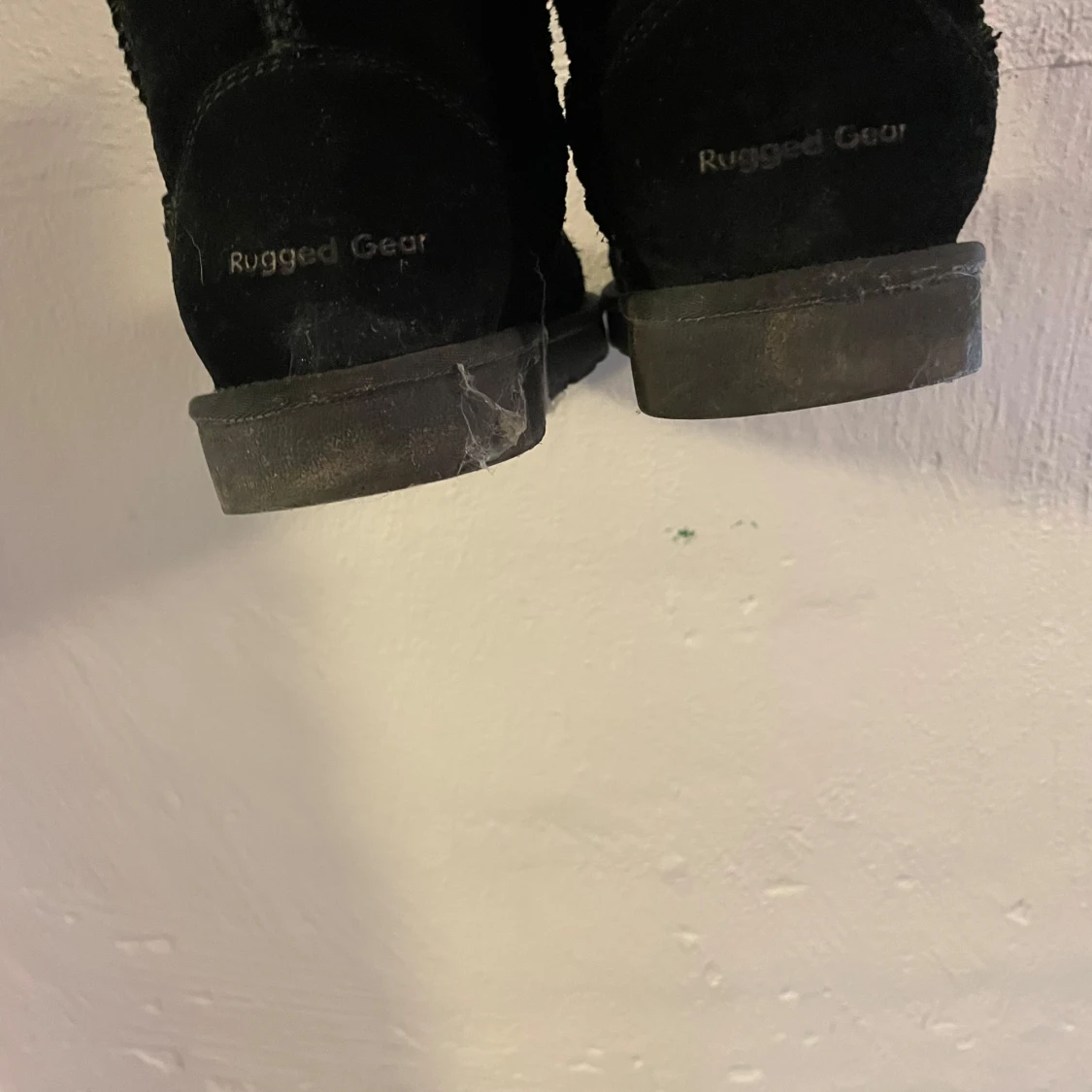 Svarta boots från Rugged Gear i mocka❤️ - 3