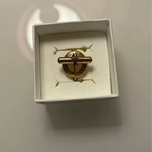 Guldfärgad ring Marc Jacobs - Ring från Marc Jacobs, storlek 17,3 mm. Lite repig men annars i bra skick 