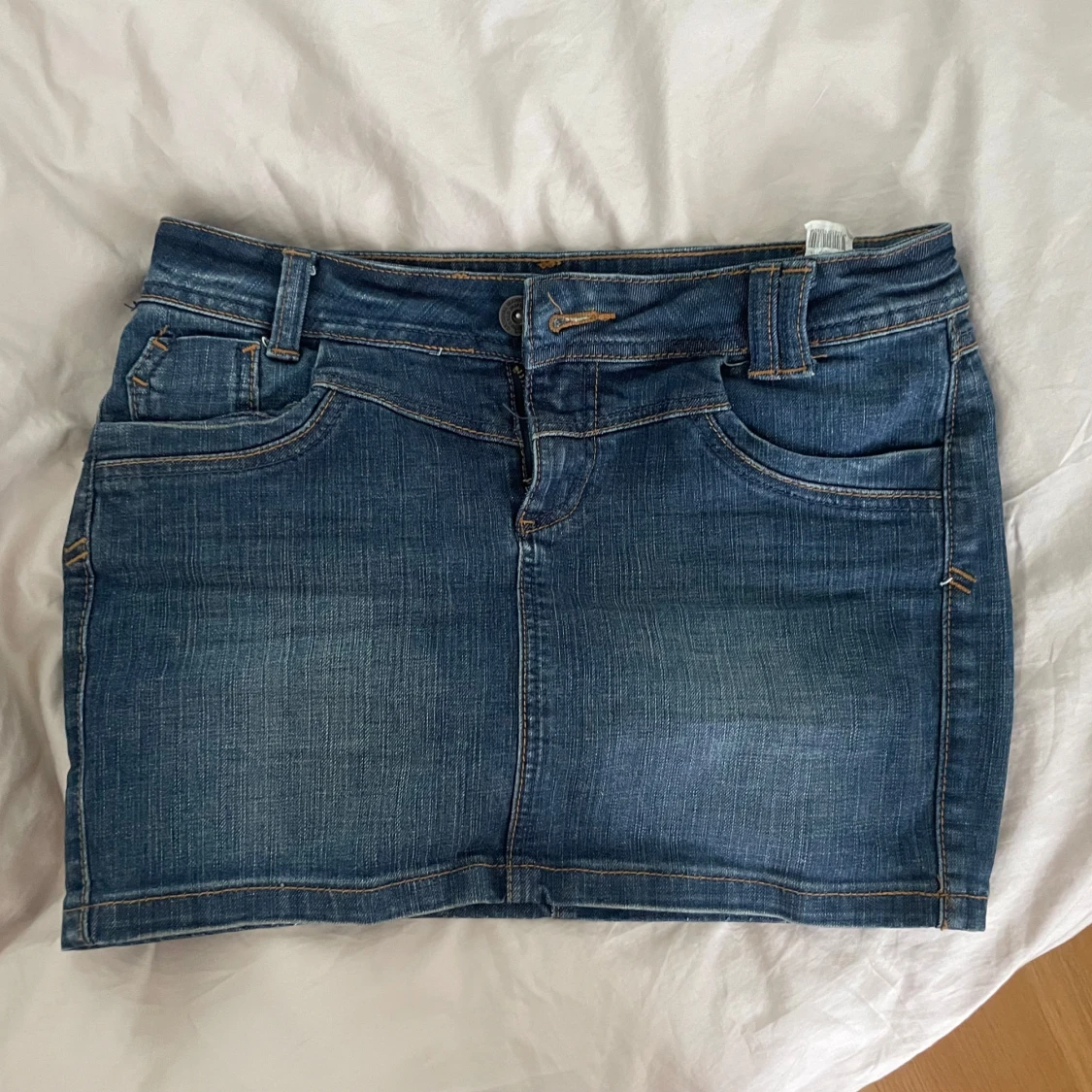 Mörkblå jeanskjol med fickor - 1