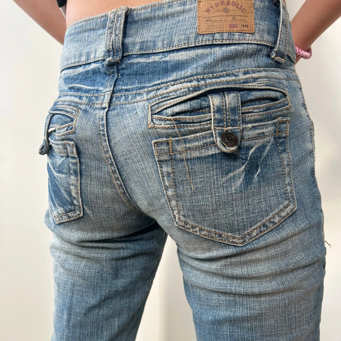 Lowwaist bootcut jeans från Hydraulic - 1