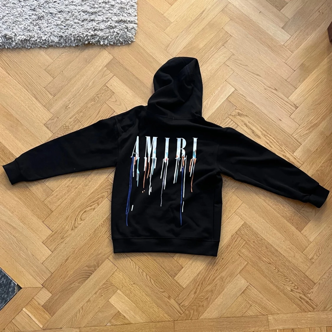 Svart AMIRI hoodie med färgstänk - 90
