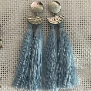 Tassel örhängen - Blå tassel örhängen💕