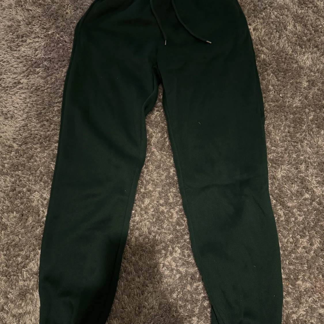 Mörkgrön hoodie med matchande byxor - 2