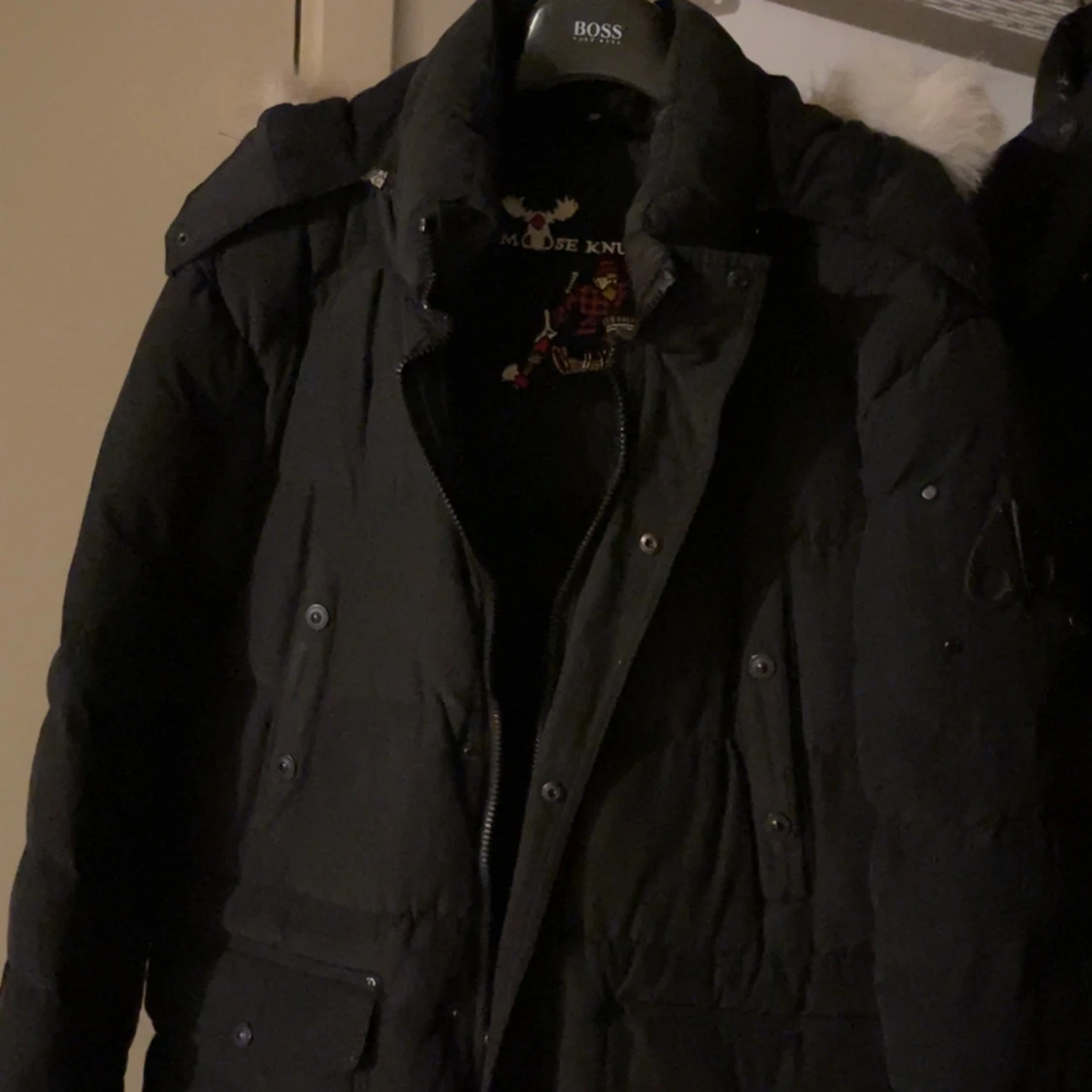 Svart dunjacka från Moose Knuckles - 1