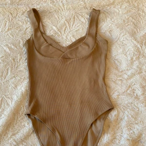 Body - Brun/Beige ribbad body 