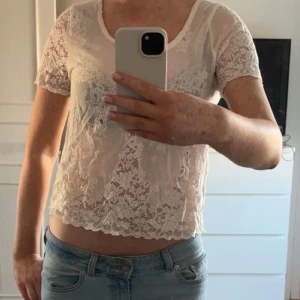 spets blus - så fin spetsblus 💞 står inget märke eller storlek men skulle gissa xs-m 💓