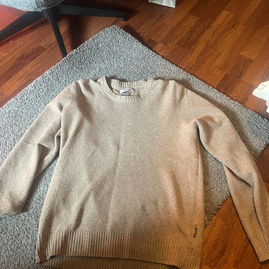 Beige tröja från Strömberg