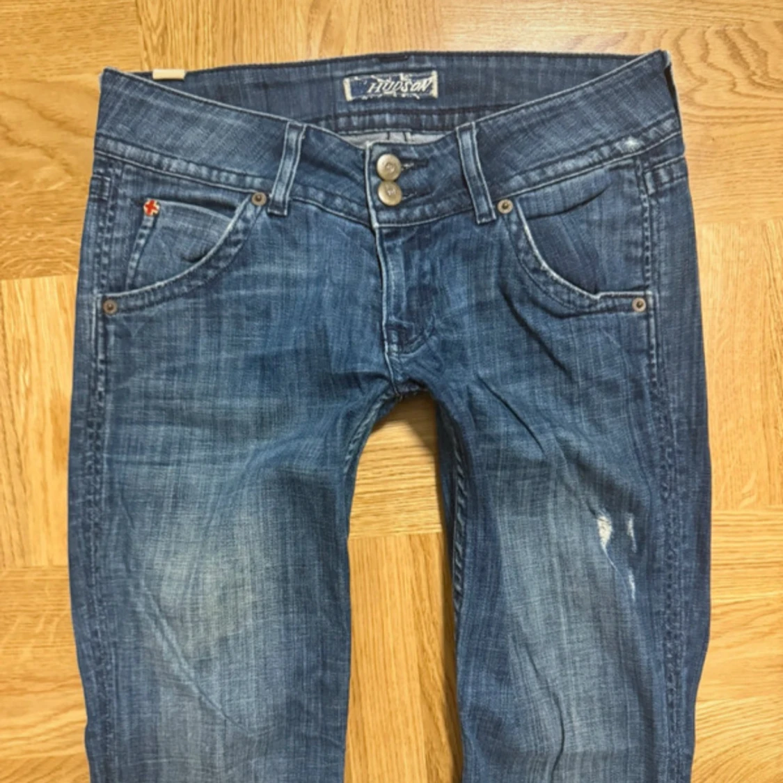  lågmidjade jeans från Hudson - 2