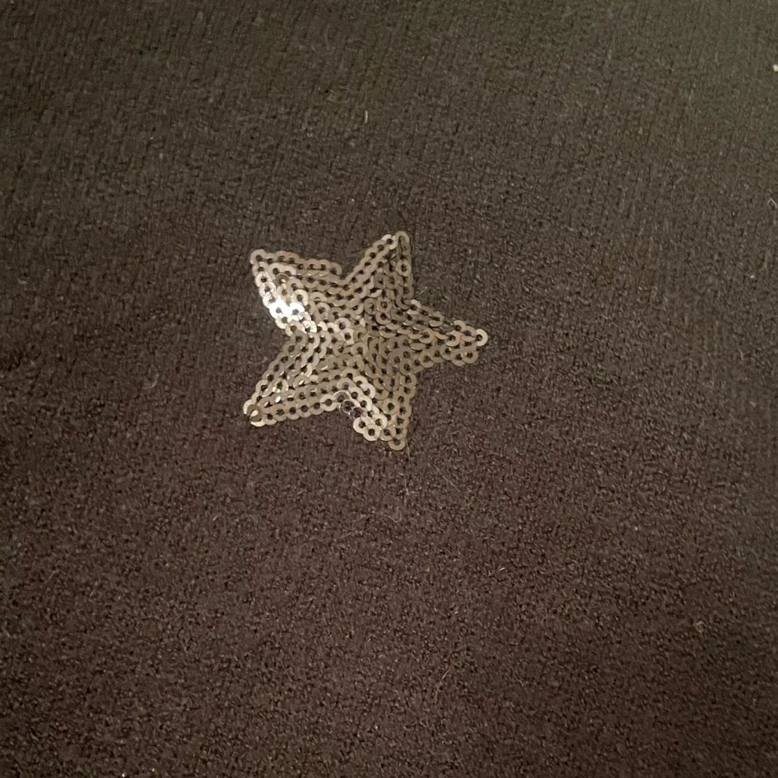 Svart tröja med stjärnor från Gina Tricot - 3