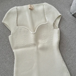 Vit topp - Snygg vit topp❤️