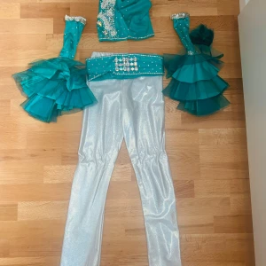 Discodräkt dansdräkt discodans  - Storlek ca 