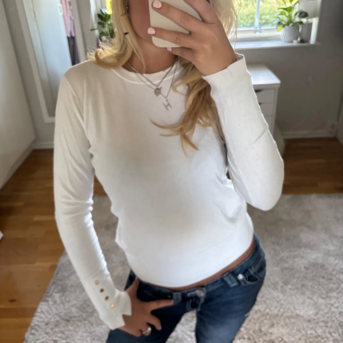 Vit långärmad tröja med knappar - 1