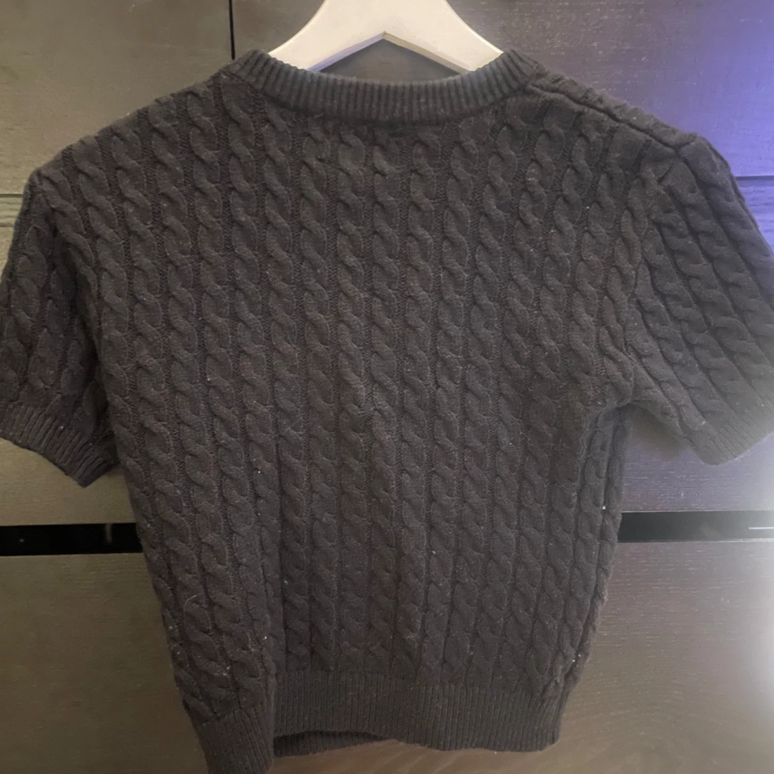 Svart kabelstickad kofta från H&M - 1