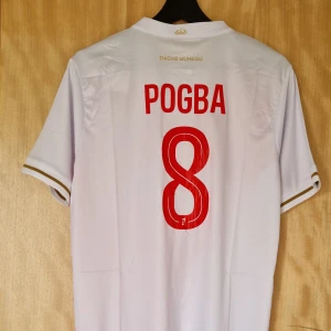 Paul Pogba fotbollströja Monaco 25-26 - Paul Pogba Monaco repIika fotbollströja 25-26. Helt ny med tag. Storlek: Small