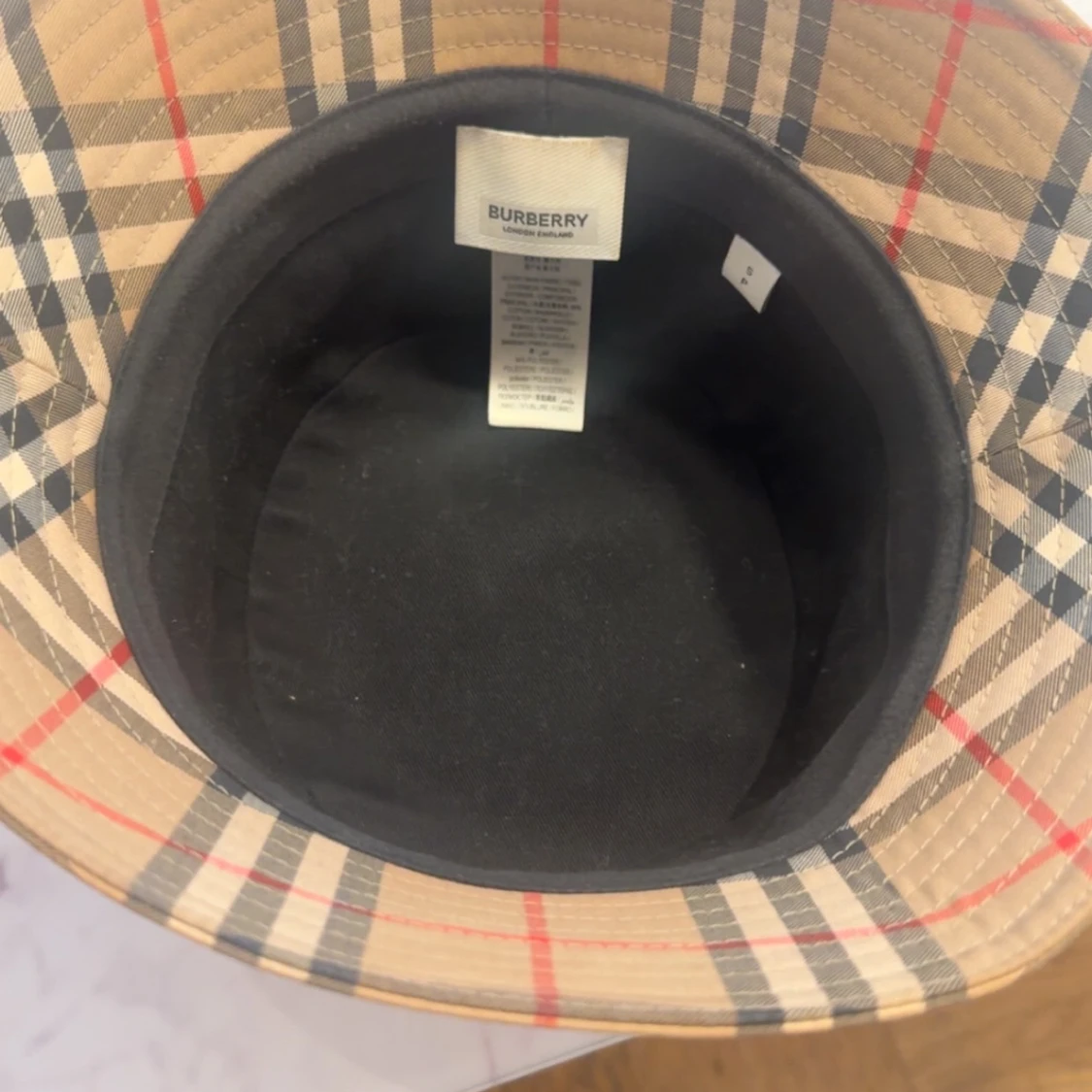 Burberry rutig bucket hat beige - 2
