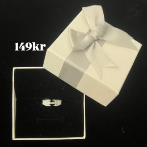 Silvrig Hermes ring  - Justerbar, helt ny, frakt 22kr🌸