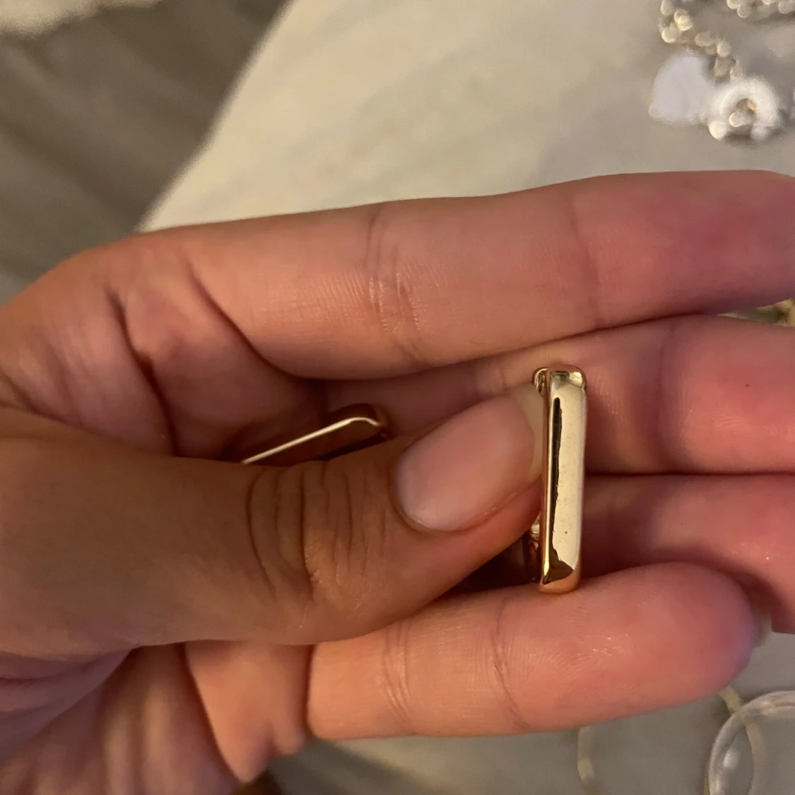 Guldiga chunky örhängen i fyrkantig form - 2