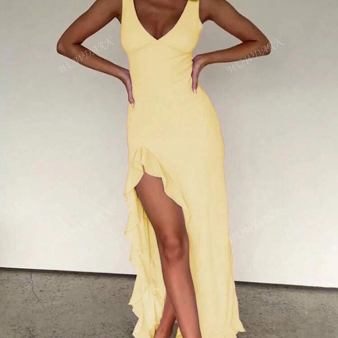 Gul långklänning med volangslits - 1