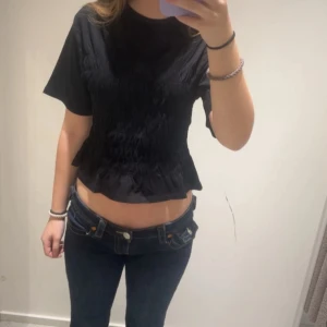 Smockad topp - Fin smockad topp ifrån Gina, super bra skick ❣️