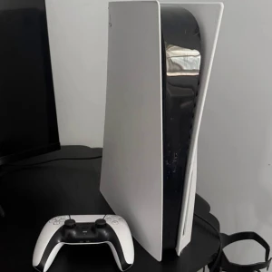 Konsol (ps standard edition) - Pris kan diskuteras