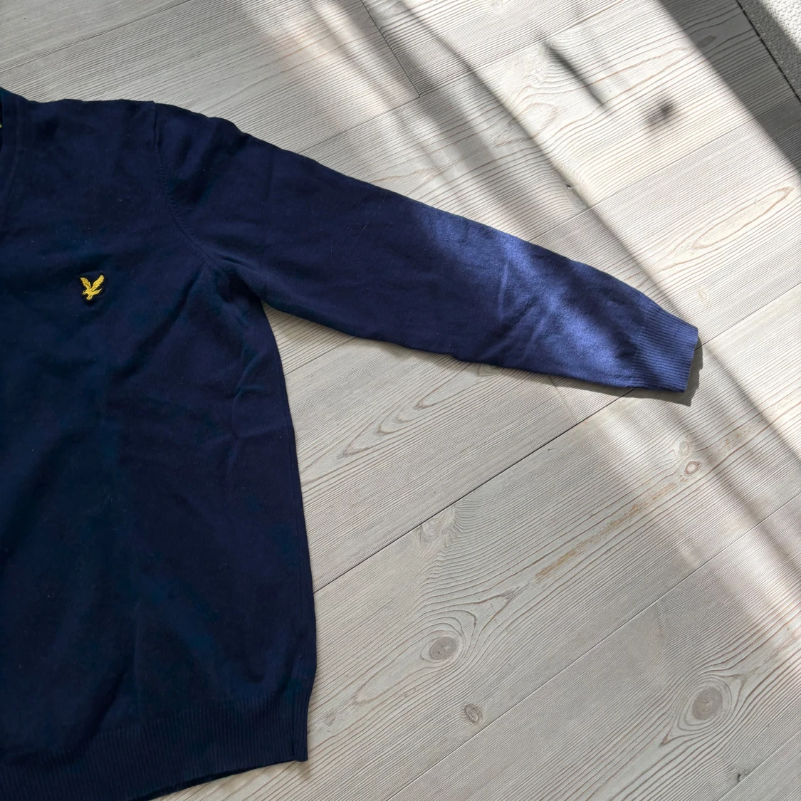 Marinblå v-ringad tröja Lyle & Scott - 3