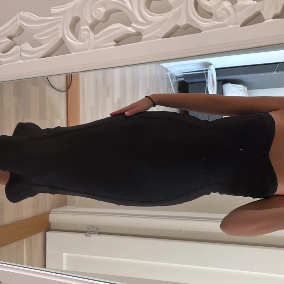 Svart axelbandslös långklänning - 2