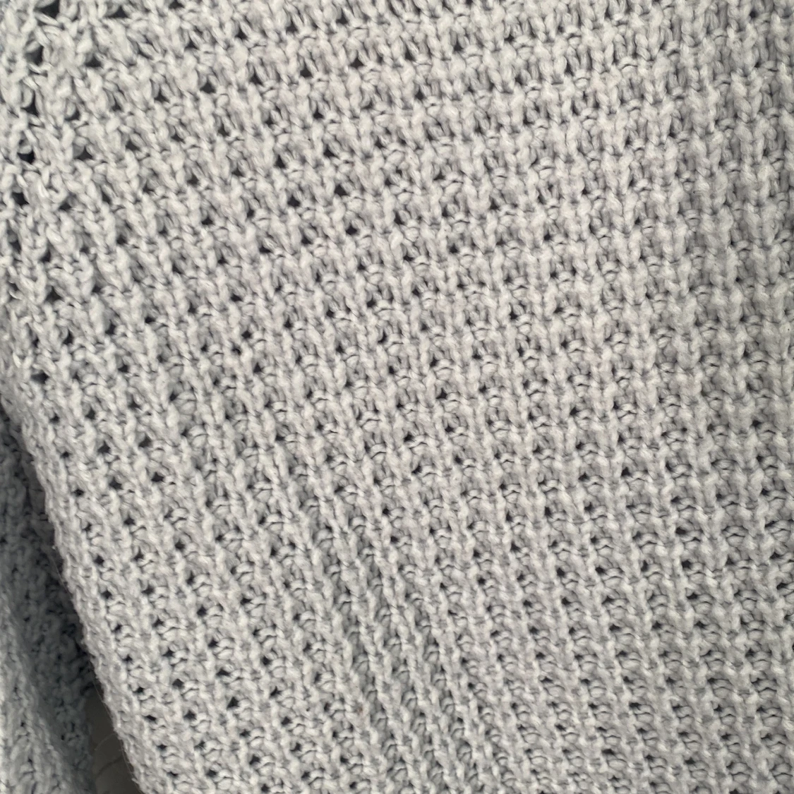 Ljusgrå stickad tröja från 157 - 3