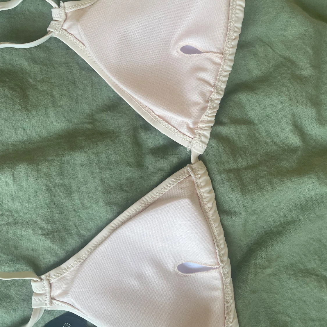 Vit bikini med snäckor och pärlor - 4