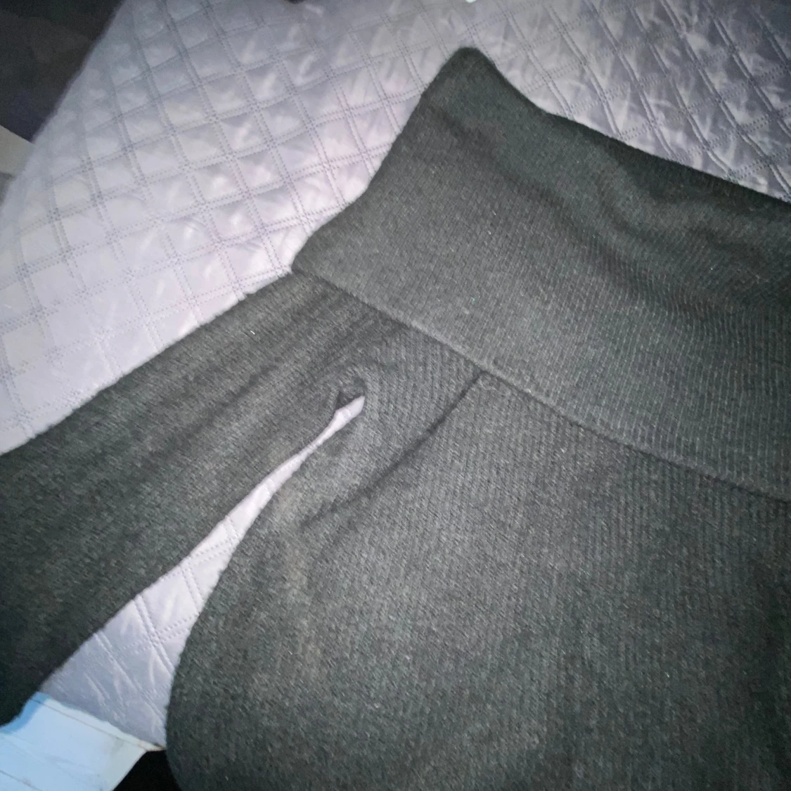 Svart off shoulder stickad tröja från H&M