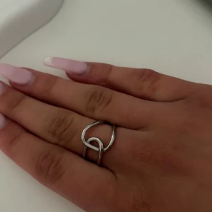 Olympia ring - Super fin ring från Olympia (Afrodite 007). Justerbar vilket är toppen eftersom man kan ställa in efter sin egen storlek.