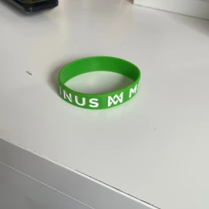 Marcus & Martinus armband  - Supersnyggt, säljer flera armband i andra färger som ligger ute i min profil 💓💓