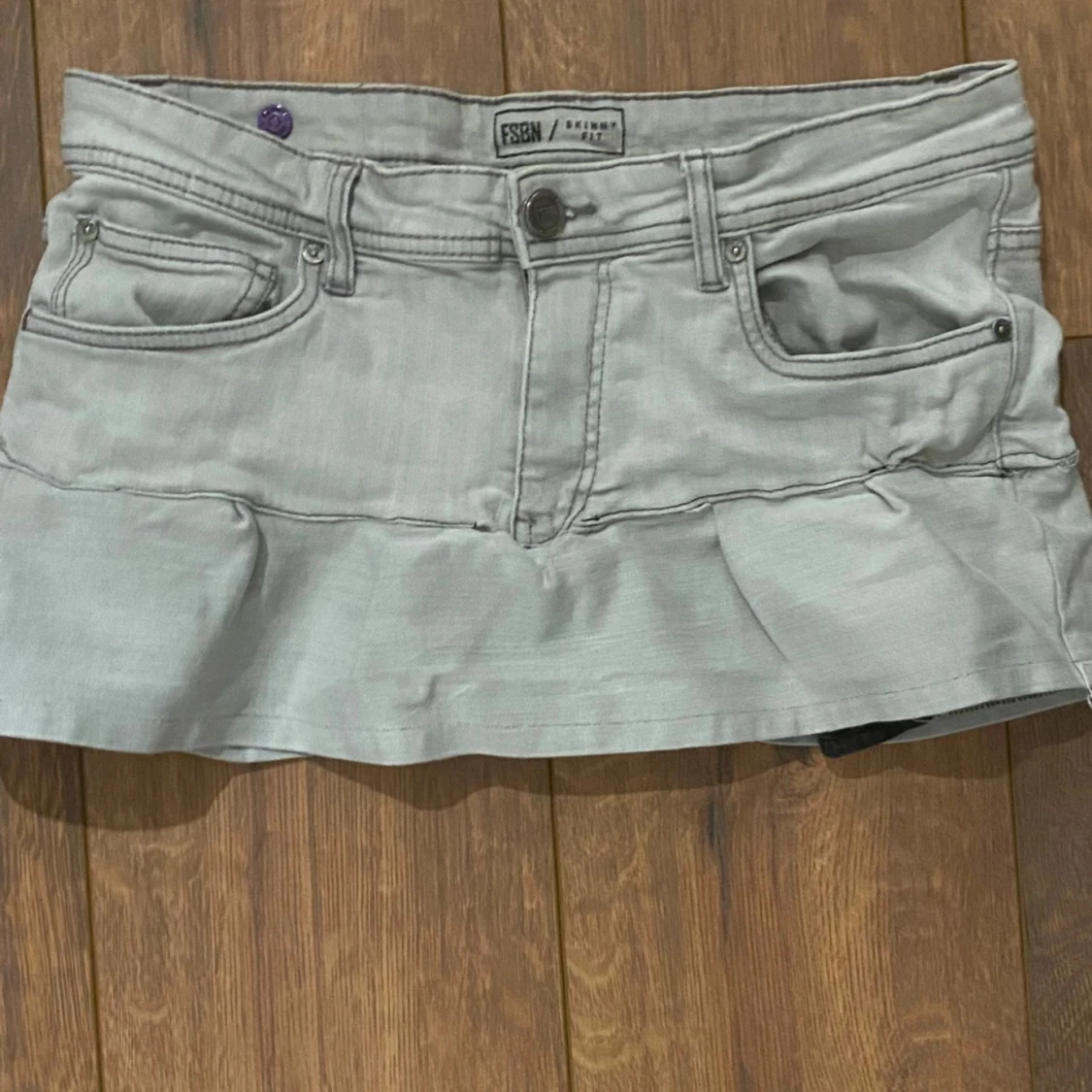 Jeanskjol med volang  - 90