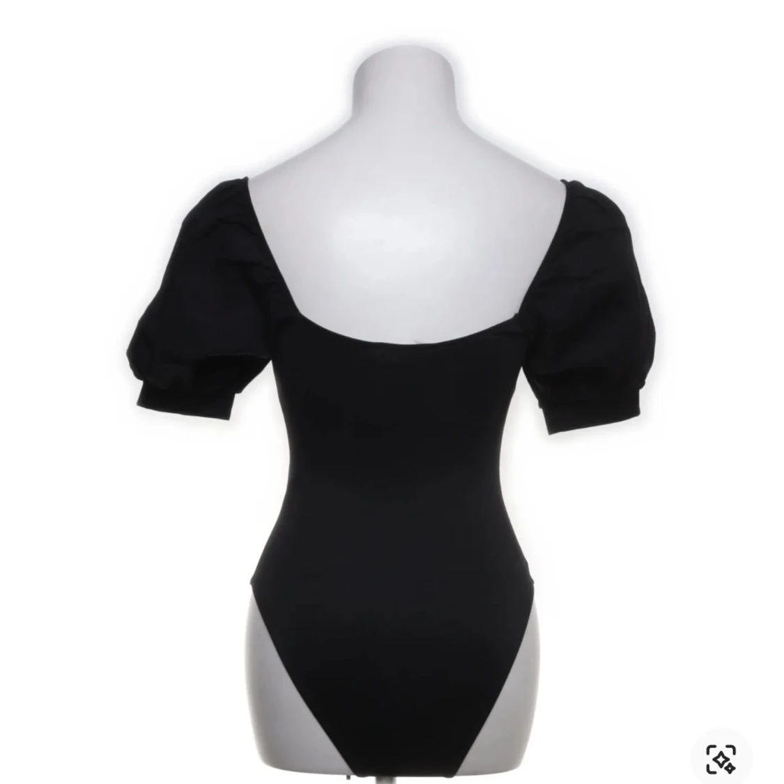 Svart body med puffärm från Topshop - 1