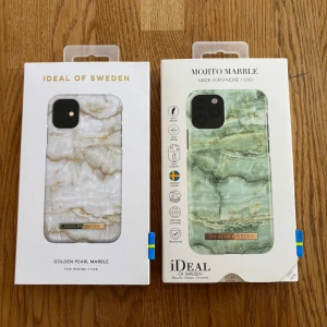 iDeal of Sweden mobilskal marmormönster - Två  mobilskal från iDeal of Sweden, ett i grön marmormönstrad design (Mojito Marble) och ett i vit/guld marmormönster (Golden Pearl Marble). Passar iPhone 11/XR. Bra skick! Köp ett för 70kr  eller båda för 120!