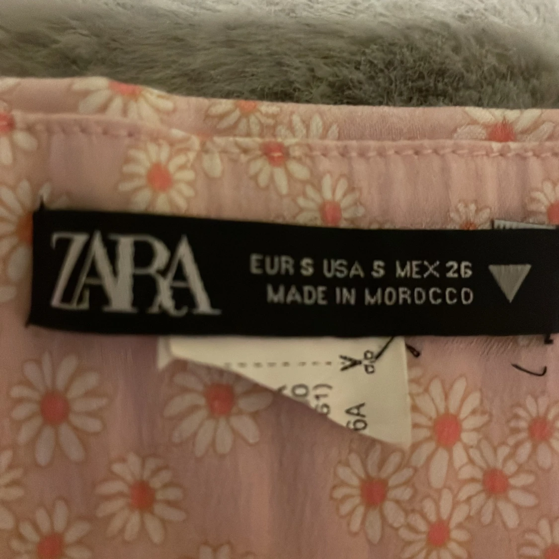 Rosa blommig kjol från Zara - 1