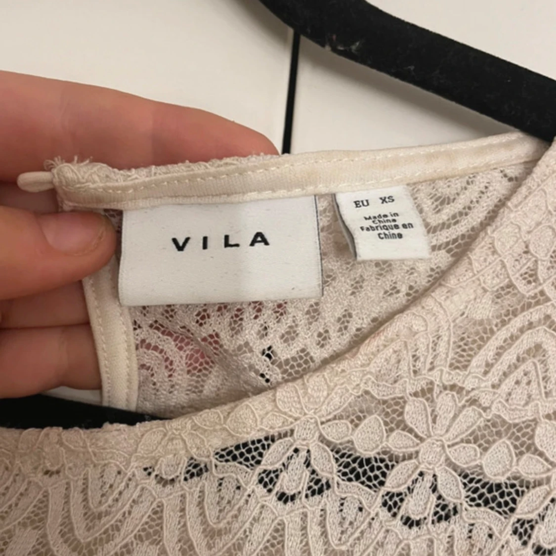 Vit spetsblus från Vila XS - 1