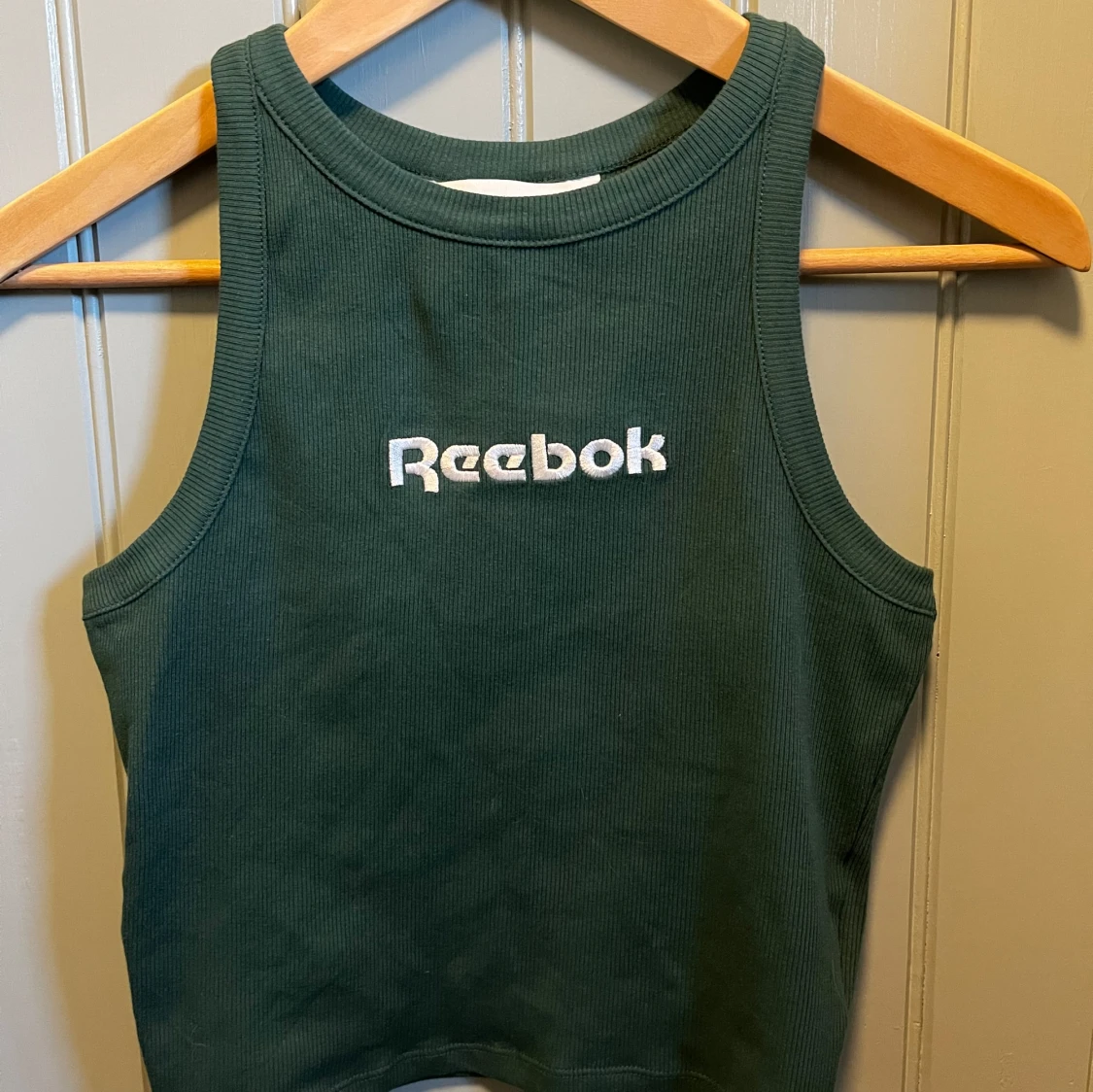 Grön ribbad linnetopp från H&M Reebok ( aldrig använd men ingen lapp kvar) - 3