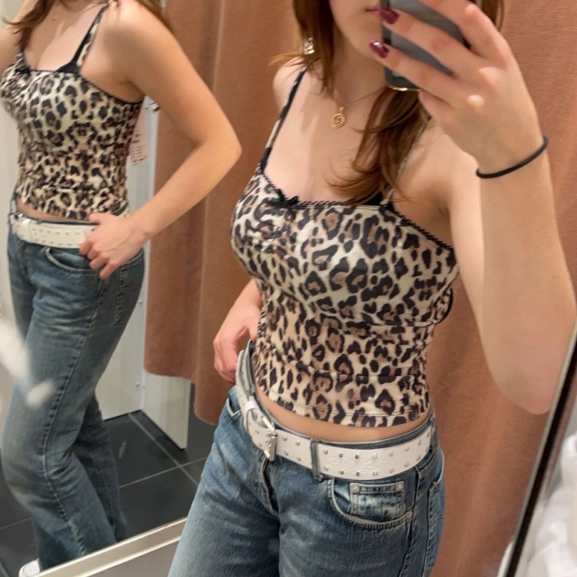 Leopardmönstrad linne med spetsdetaljer - 1