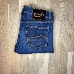 Jacob Cohen jeans - Jacob Cohen jeans!! | Säljer dem här supersnygga  Cohen jeansen 💫 | Jeansen  är i W28 | Jeansen är 8,5/10 skick och sparsamt använda 🌟| Nypris - Runt 2800 sek | Pris kan diskuteras vid snabb affär!! 💸 | För flera bilder eller frågor så är det bara att kontakta mig 📩