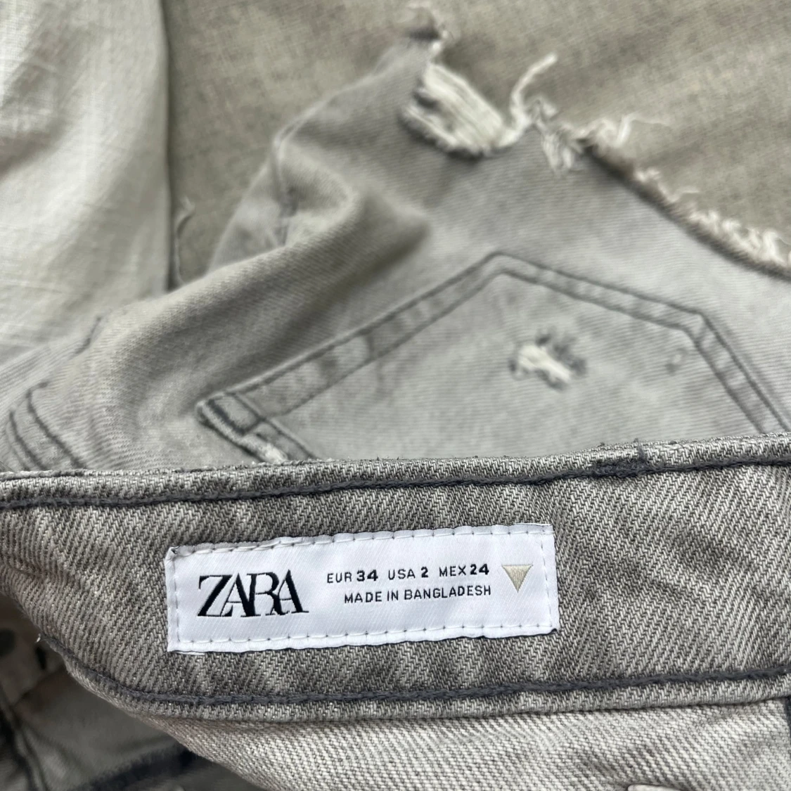 Grå jeansshorts från Zara - 2