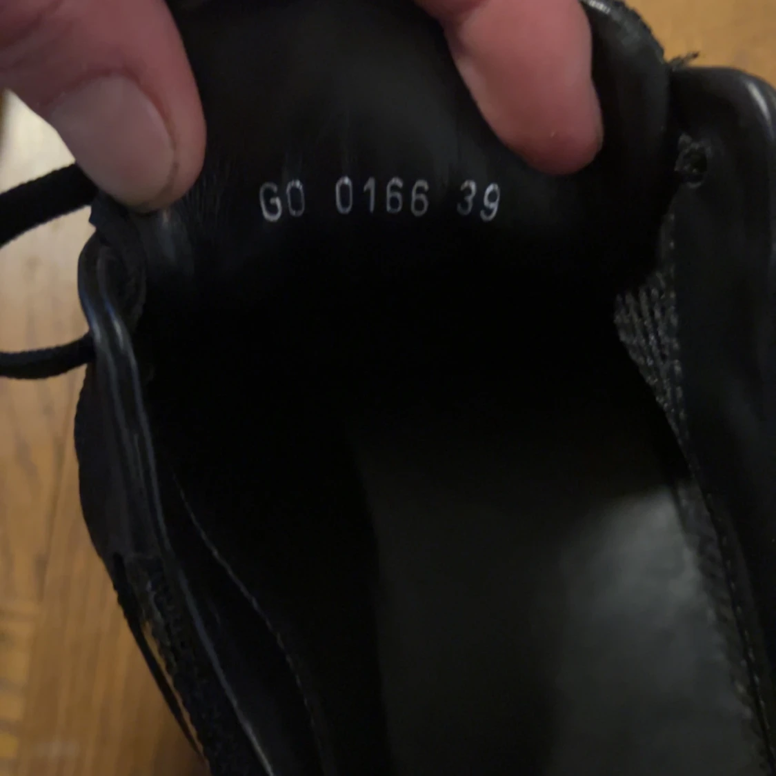 Svarta LV sneakers  - 2