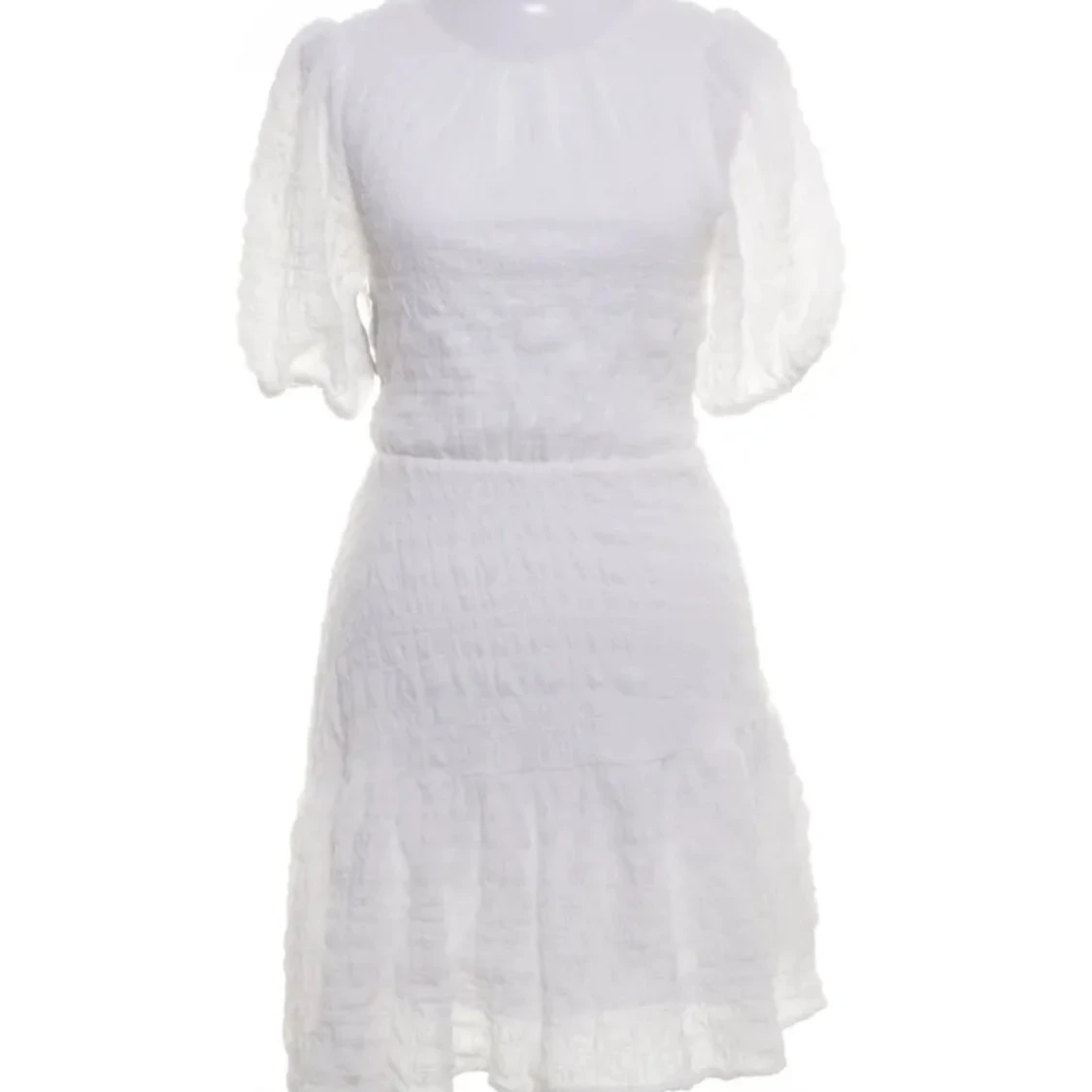 Vit klänning med puffärmar