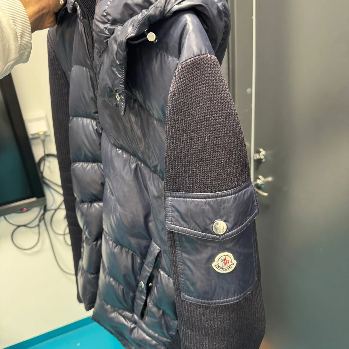 Mörkblå dunväst från Moncler - 1