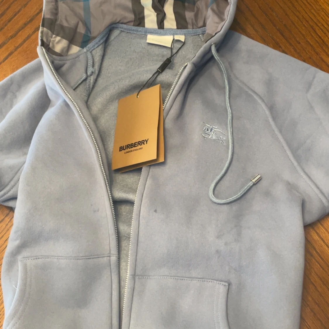 Ljusblå hoodie från Burberry