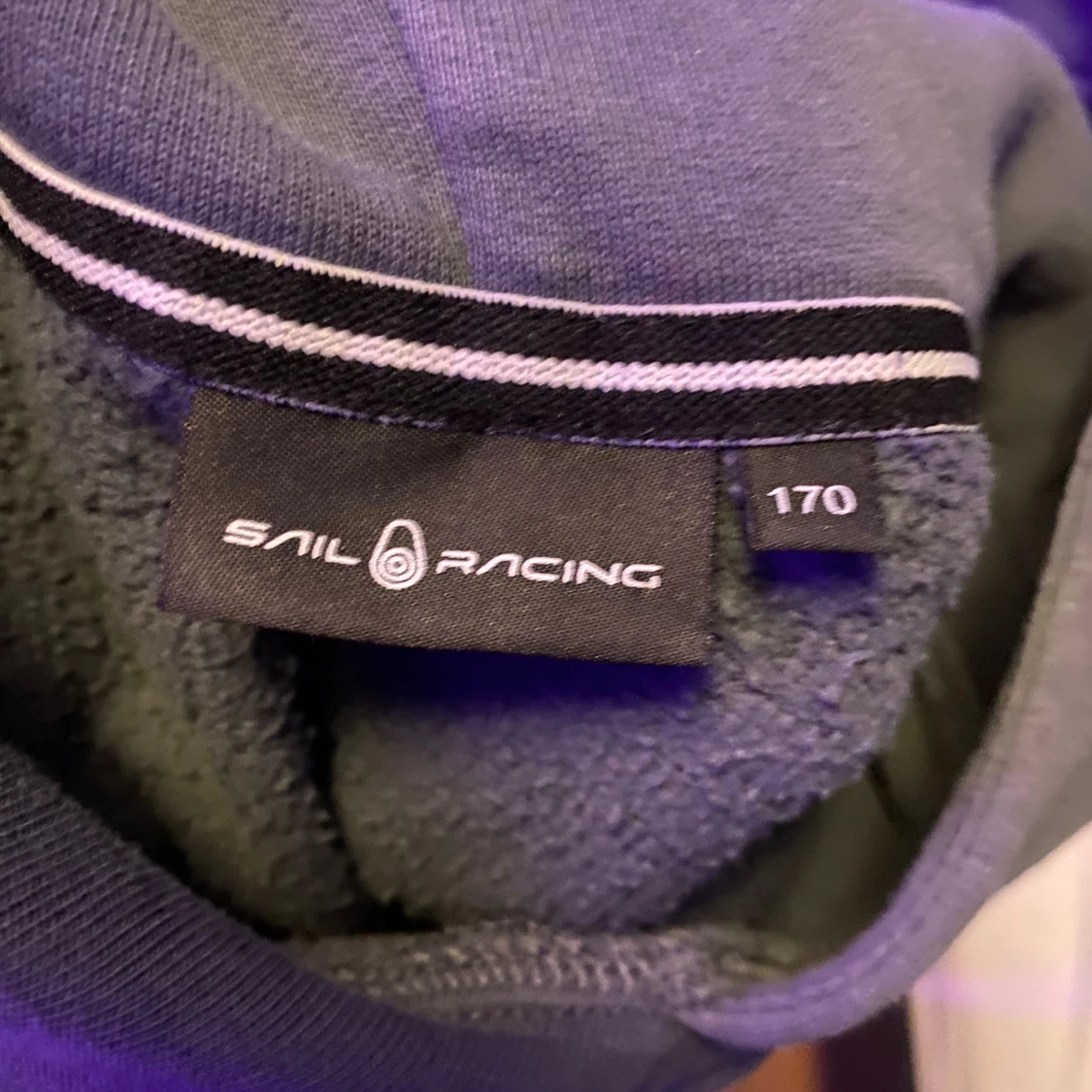 Blå hoodie från Sail Racing - 2