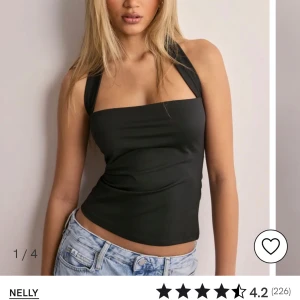 Halterneck topp - Helt ny halterneck topp från nelly, lappen är kvar💞 Strl S