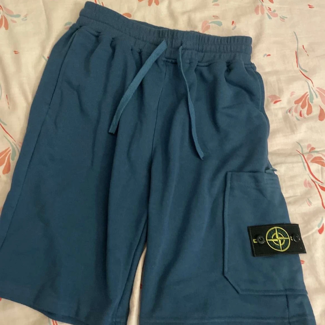 Blåa shorts från Stone Island L