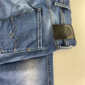 Replay Anbass Jeans - Storlek 29, mycket bra skick, 2500 nypris 