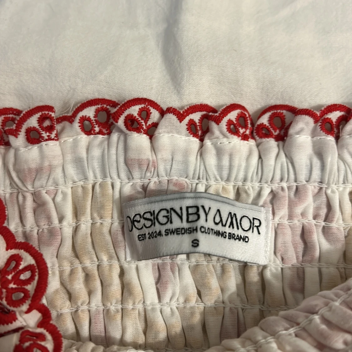 Vit och röd kortklänning Design by Amor - 1