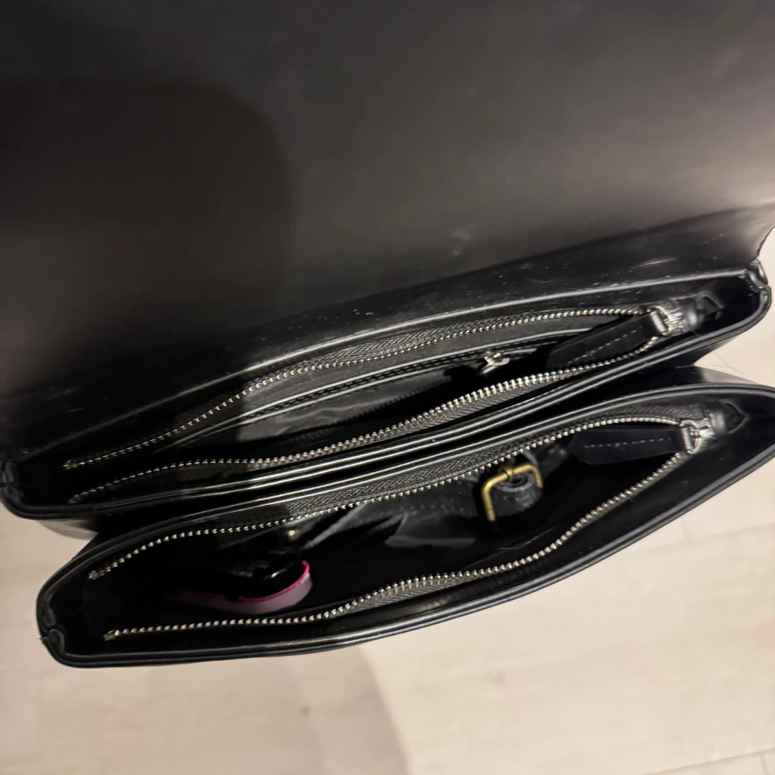 Svart axelväska från Valentino - 4